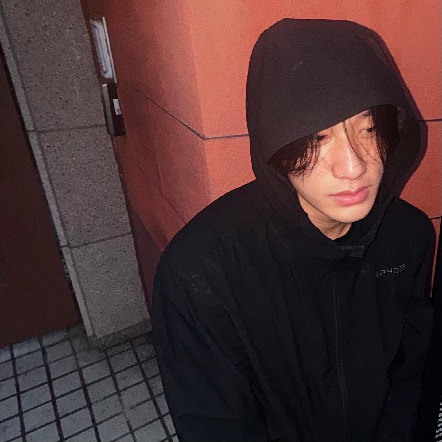 パン・イェダムの舞台裏ショット