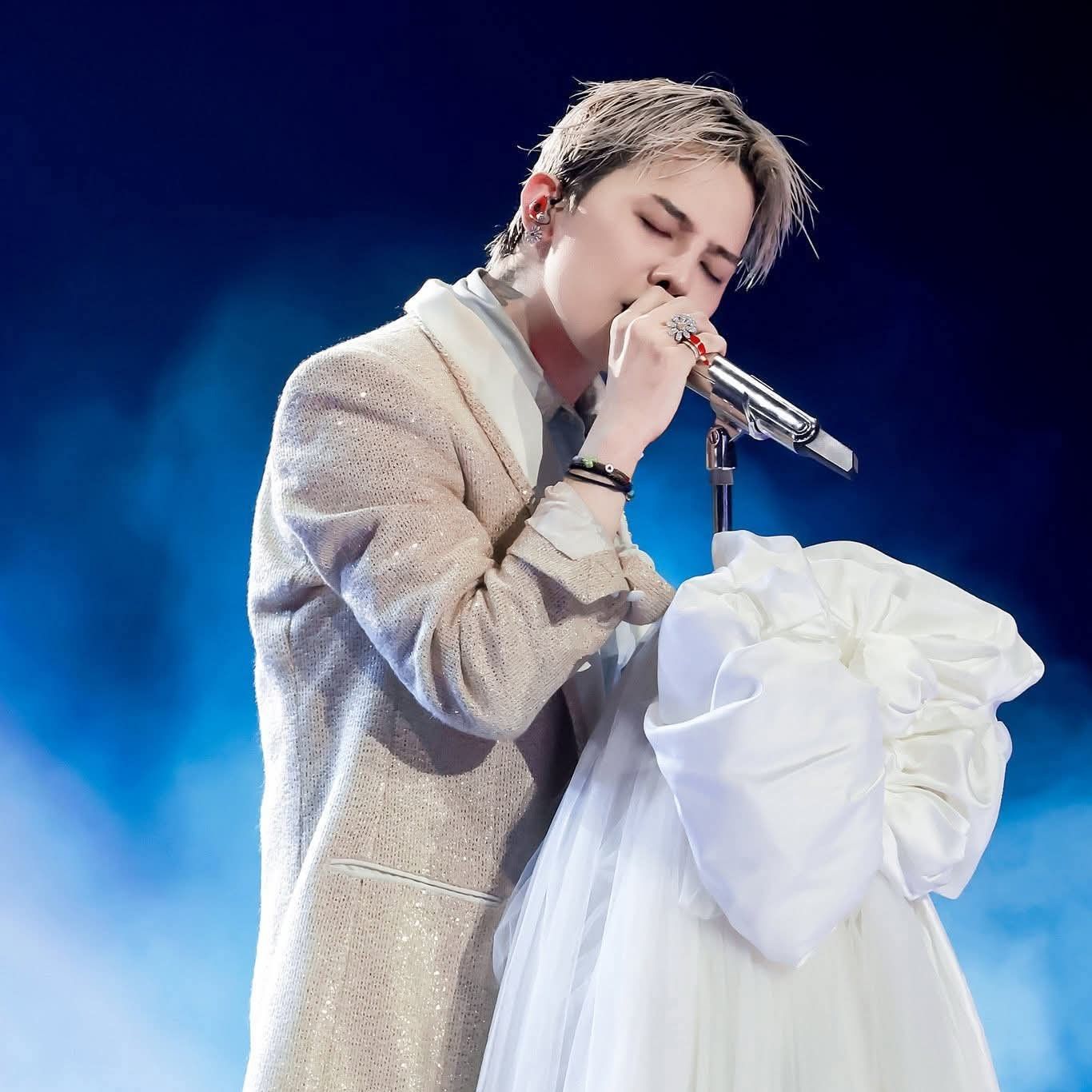 Behind-the-scenes cut of G-DRAGON (BIGBANG)