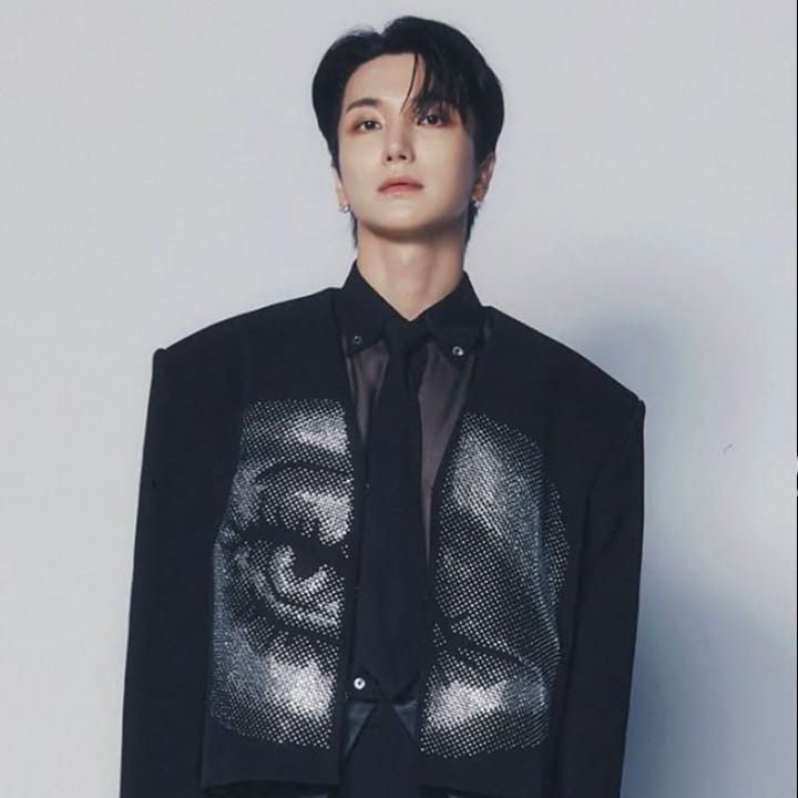 Recent activity shot of Leeteuk (Super Junior)