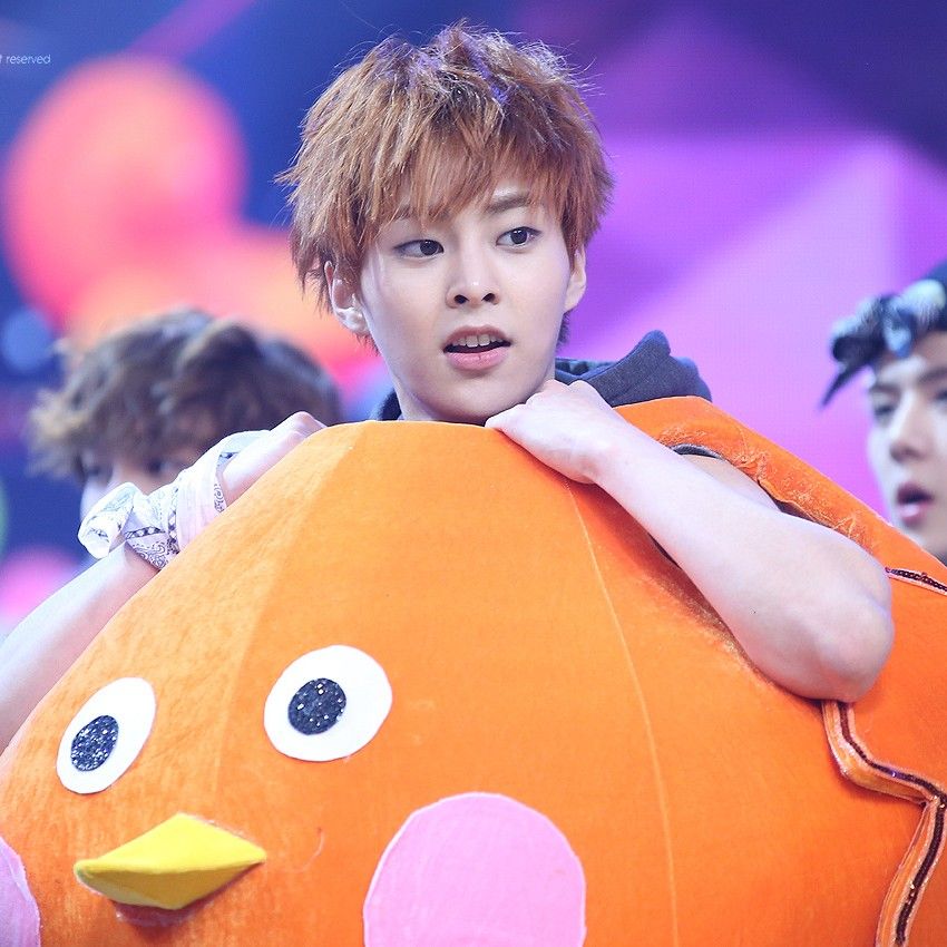 A moment captured by Xiumin (EXO)'s fan