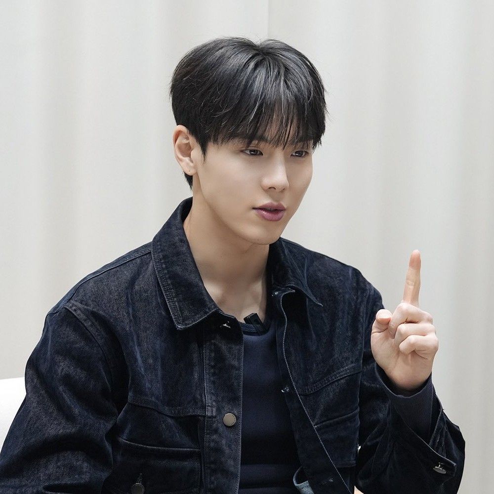 Potret di balik layar Shownu (MONSTA X)