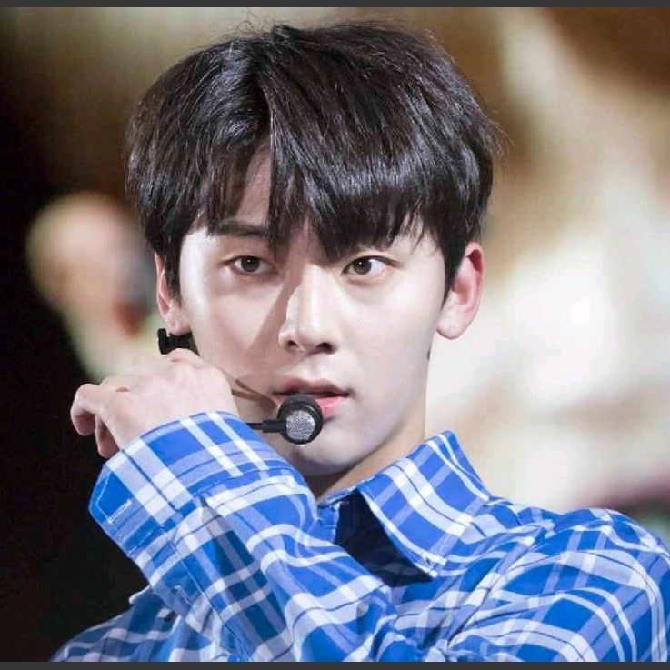Recent activity shot of Hwang Minhyun