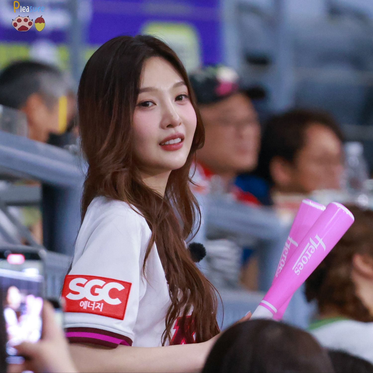 Recent activity shot of Joy (Red Velvet)