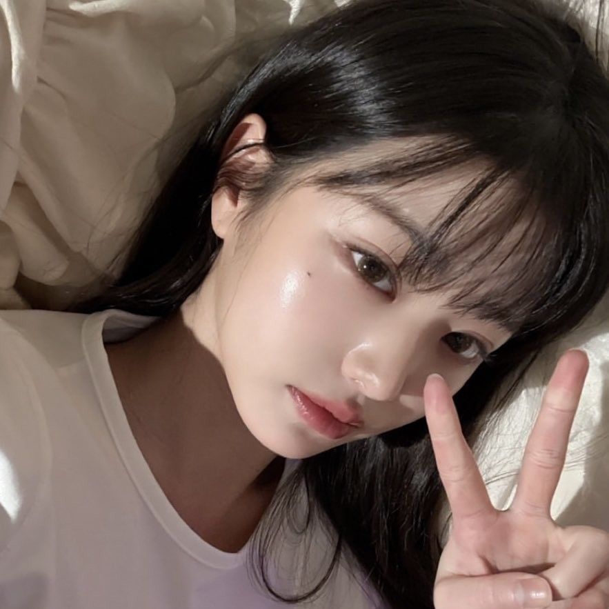 Recent activity shot of Jang Wonyoung (IVE)