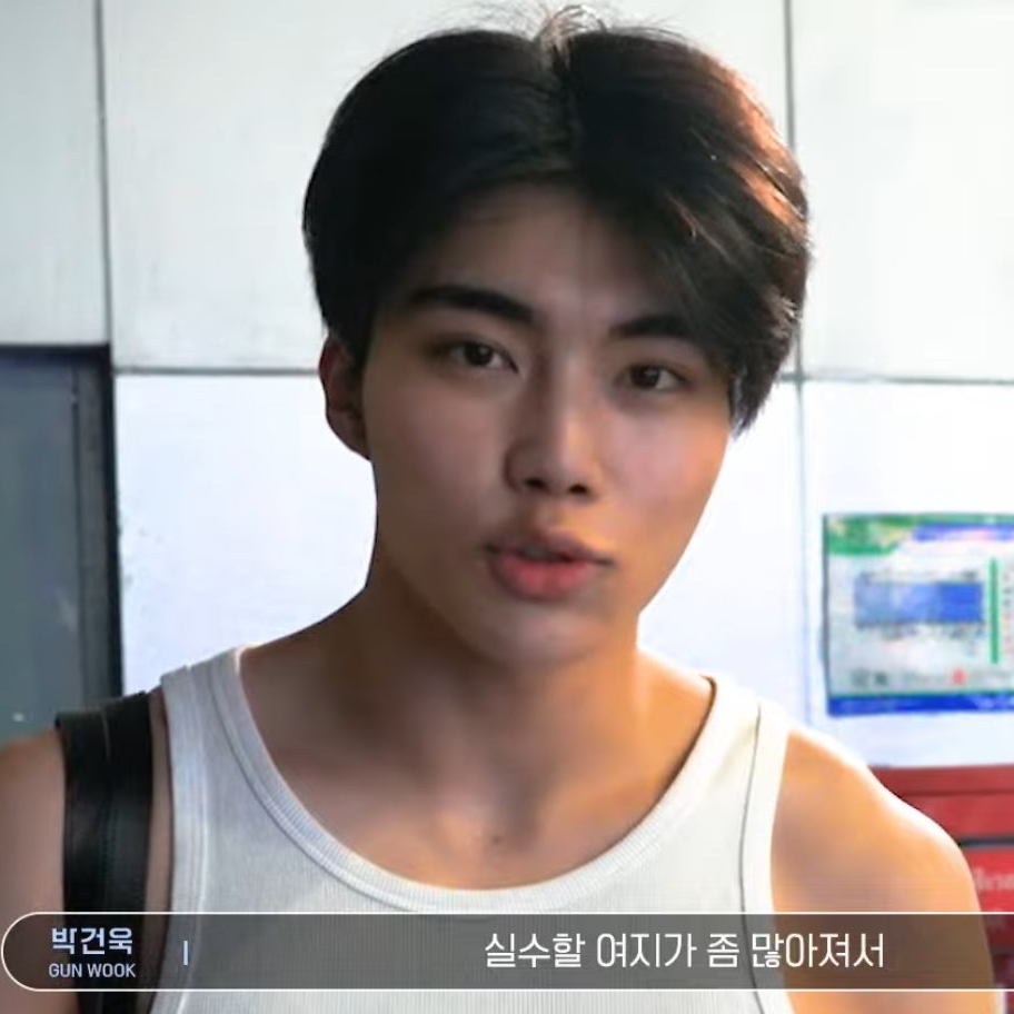 A moment captured by Park Gunwook (ZEROBASEONE)'s fan