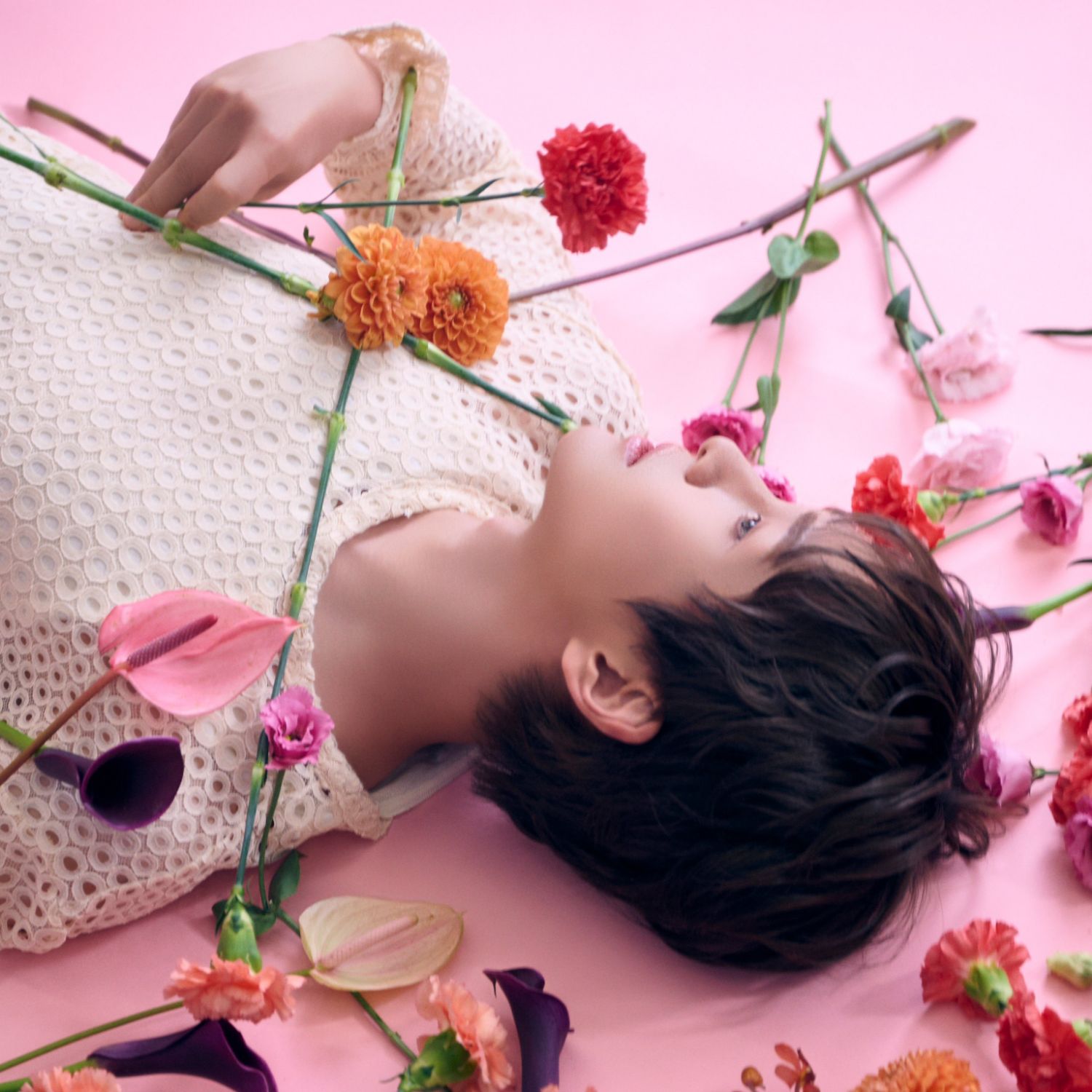 Behind-the-scenes cut of Onew (SHINee)