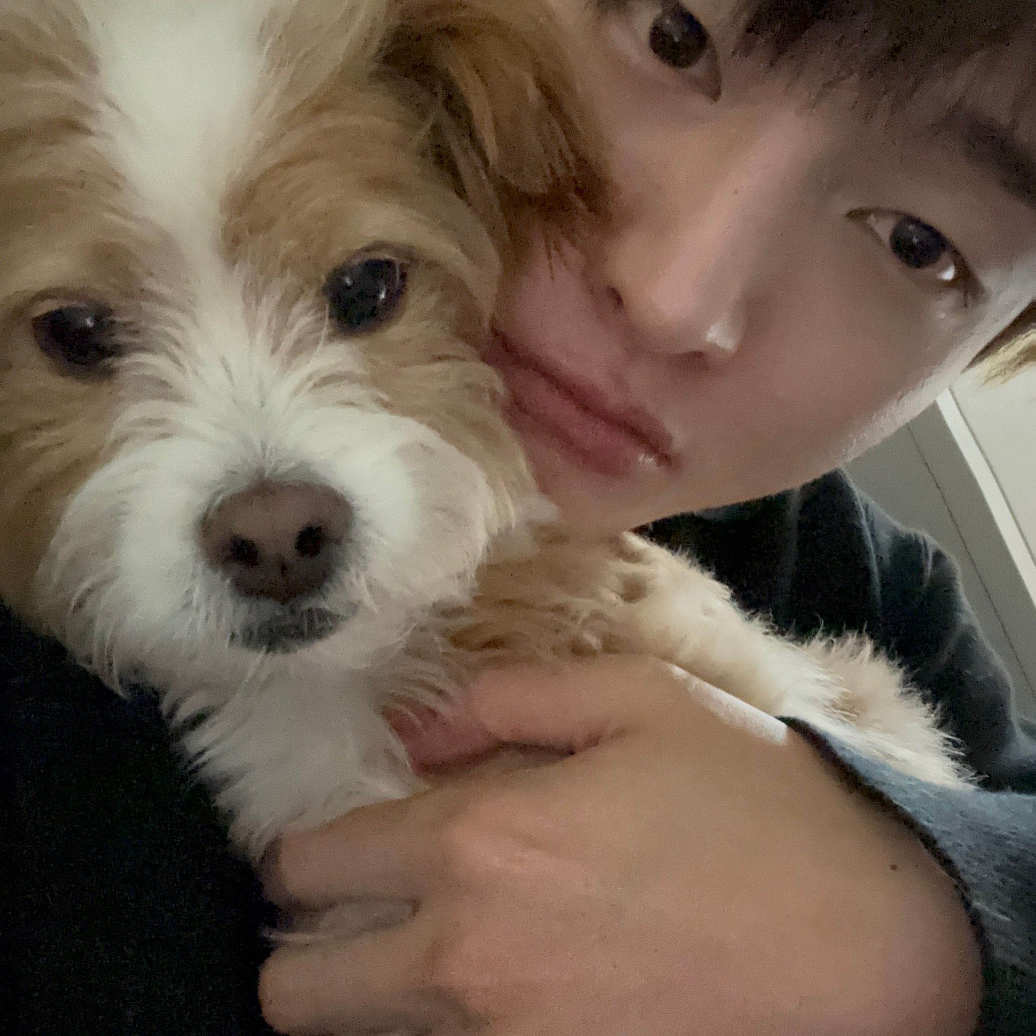 Behind-the-scenes cut of Yoon Jisung