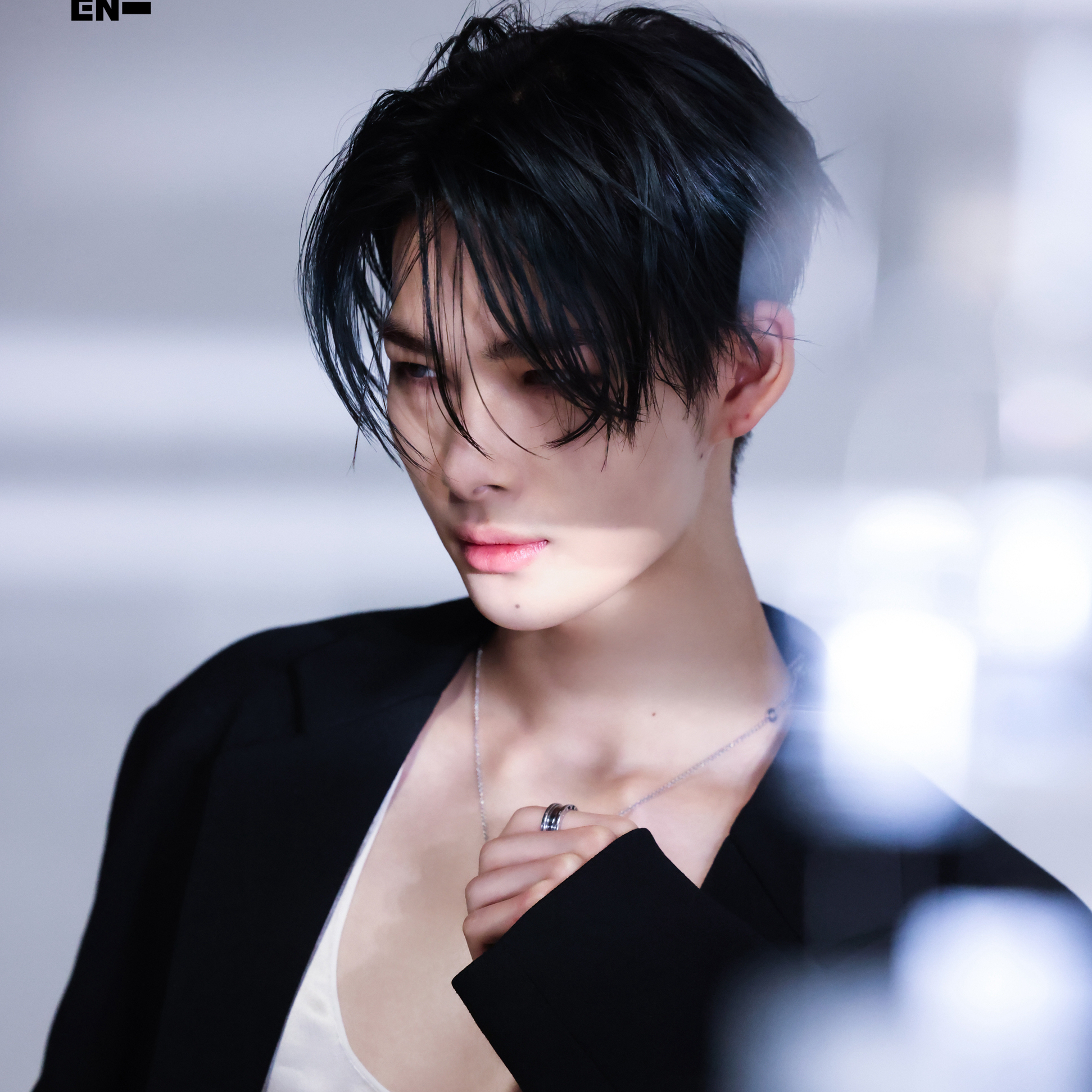 Foto aktivitas terbaru NI-KI (ENHYPEN)