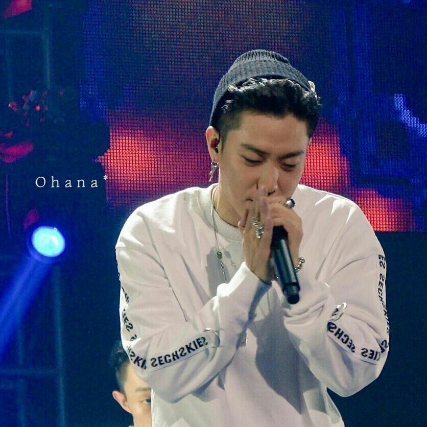 Behind-the-scenes cut of SECHSKIES