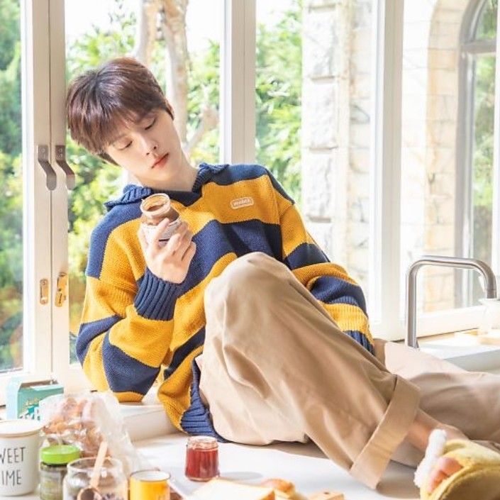 Recent activity shot of Kim Wooseok