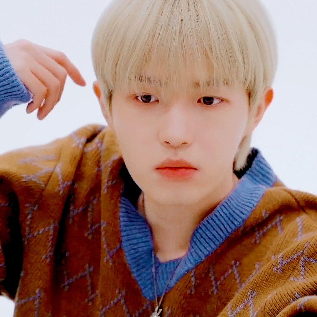 Behind-the-scenes cut of Kim Jaehwan
