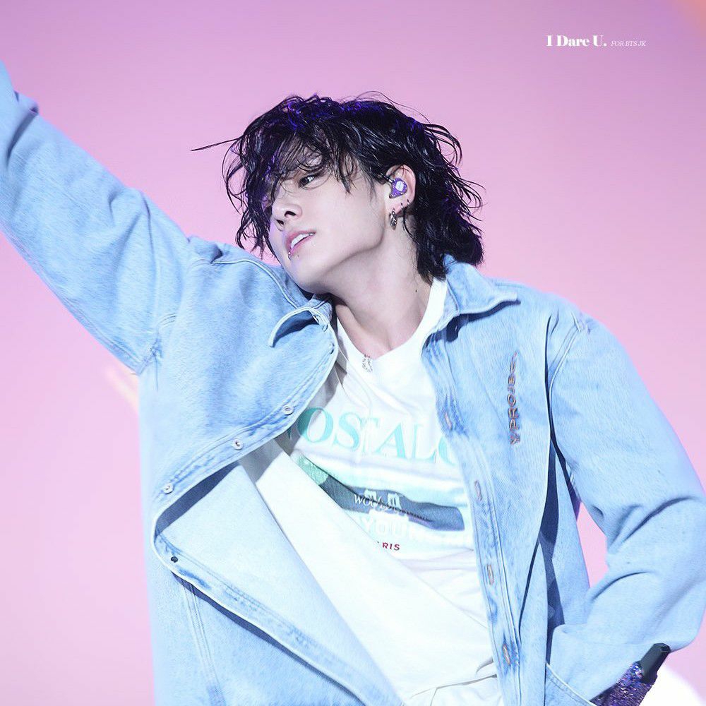 A moment captured by Jungkook (BTS)'s fan