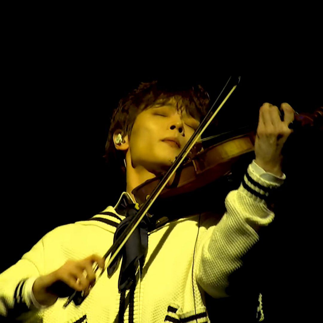 Latest photo of Shin Yechan (LUCY)