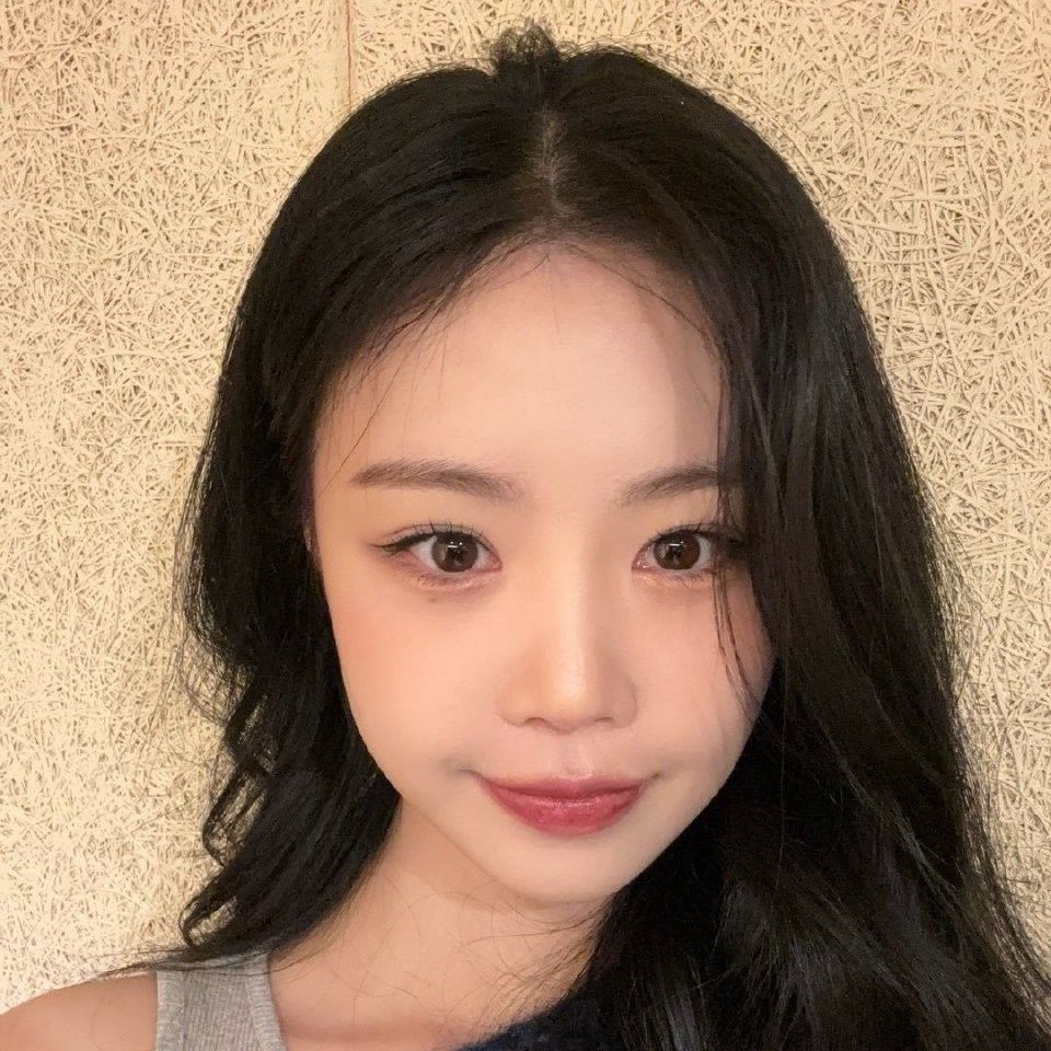 A moment captured by Soojin's fan