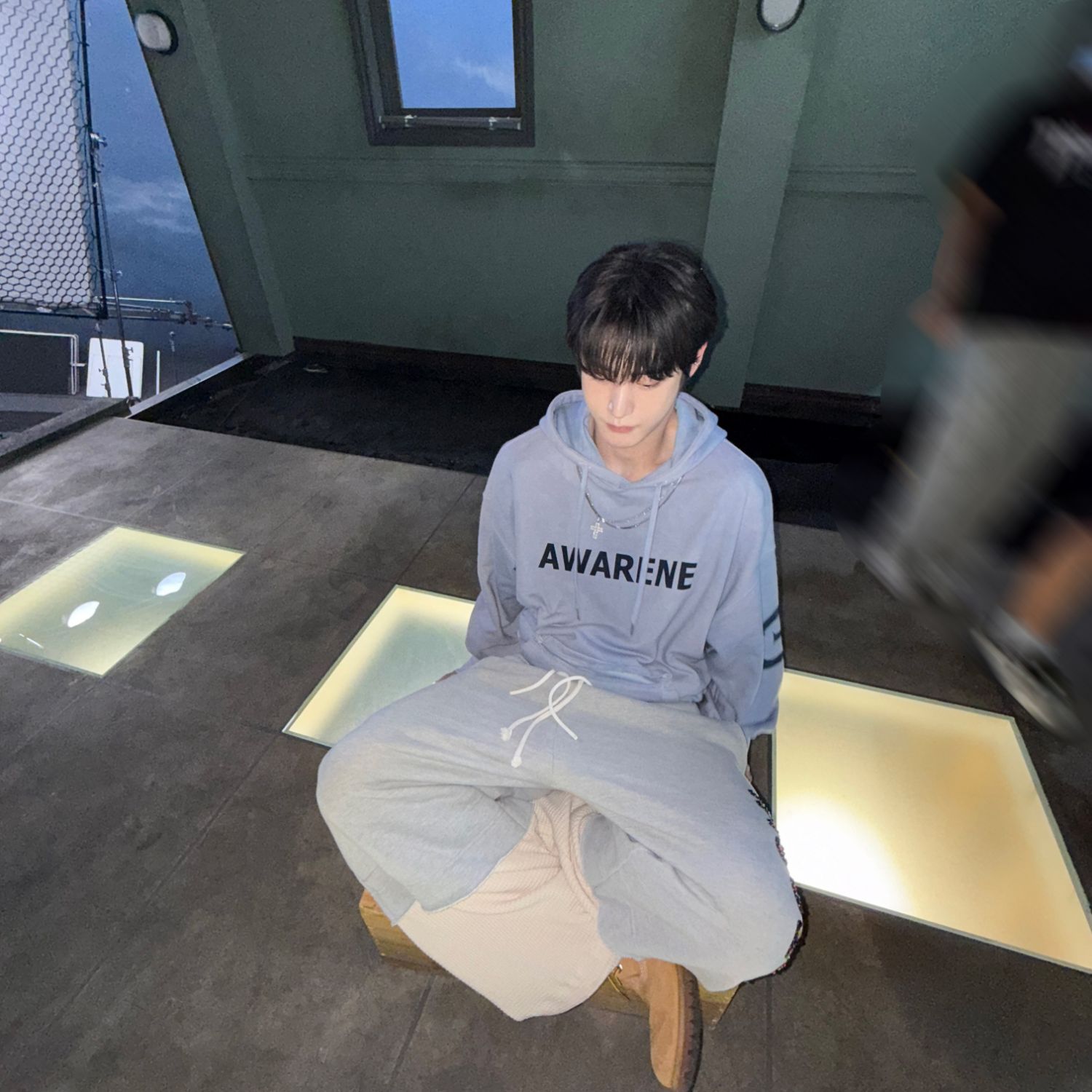Behind-the-scenes cut of Kim Jiwoong (ZEROBASEONE)
