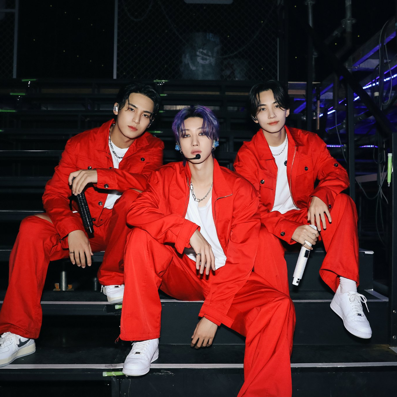 Behind-the-scenes cut of SEVENTEEN