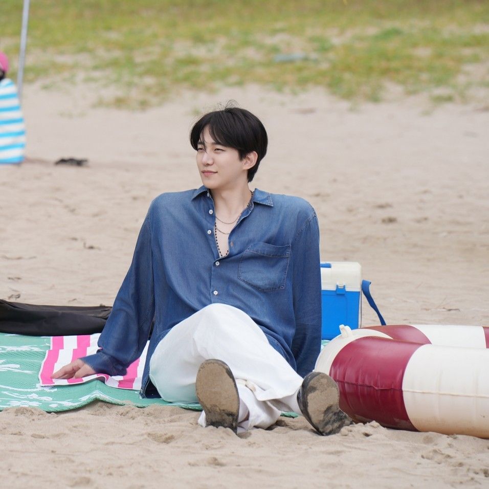 Behind-the-scenes cut of Junho (2PM)