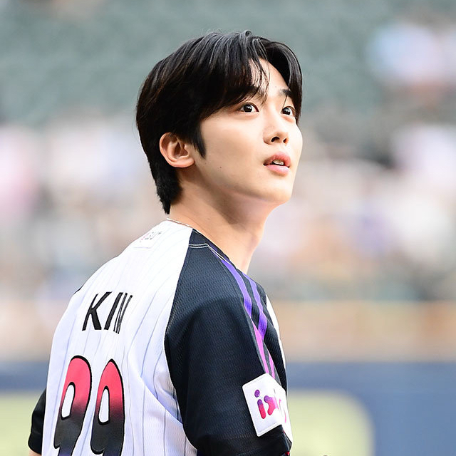 A moment captured by Kim Yohan (WEi)'s fan