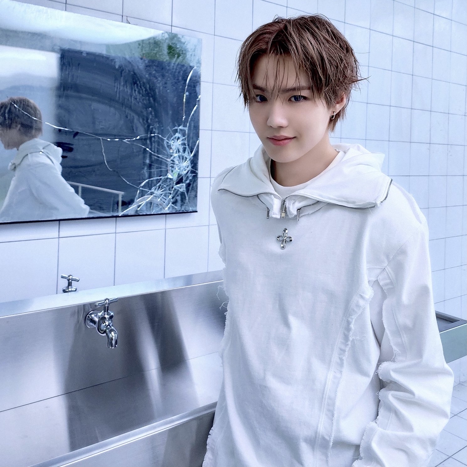 Momen yang diabadikan oleh penggemar Doyoung (TREASURE)