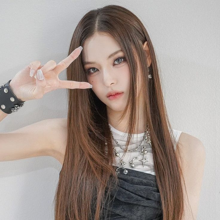 마이 (izna) 최근 활동샷