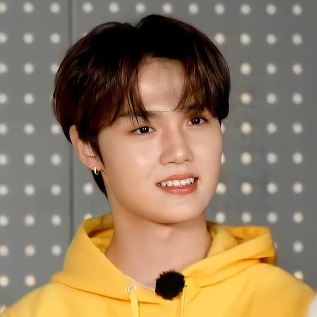 Latest photo of Doyoung (TREASURE)