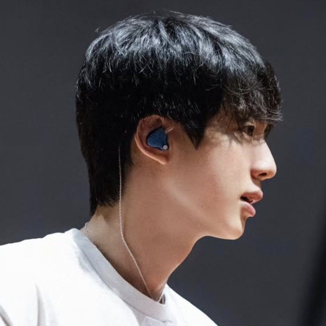 진 (방탄소년단) 최근 활동샷