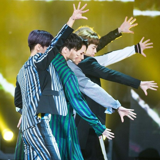 A moment captured by VIXX's fan