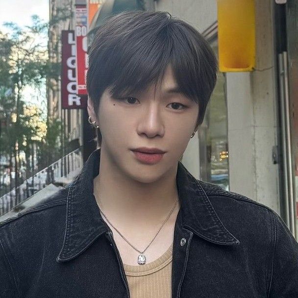 Behind-the-scenes cut of Kang Daniel