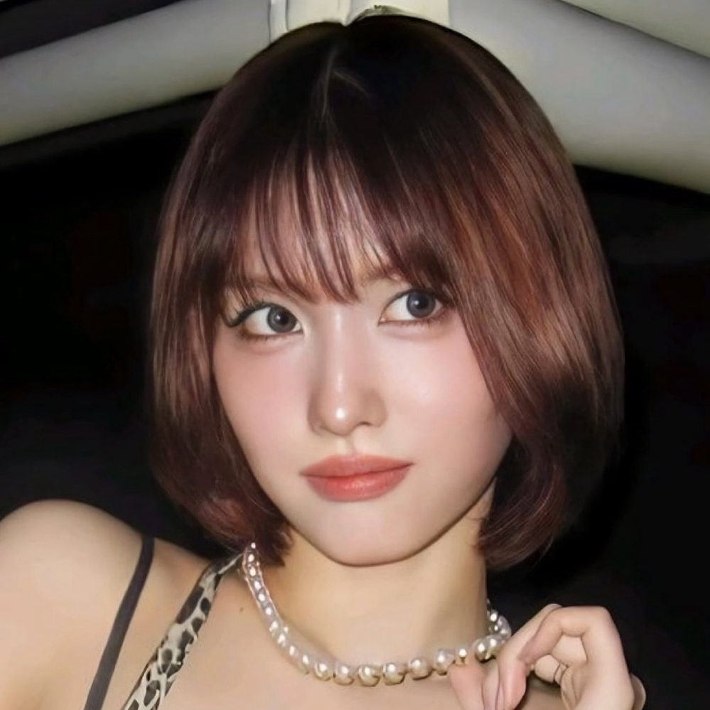 Foto aktivitas terbaru Momo (TWICE)