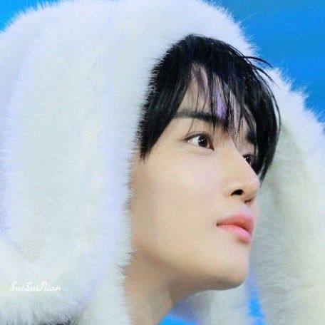 Foto aktivitas terbaru Bae Jinyoung