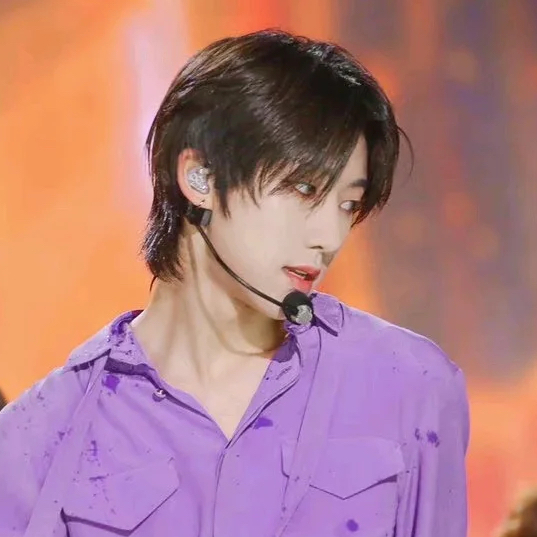 Behind-the-scenes cut of The 8 (SEVENTEEN)