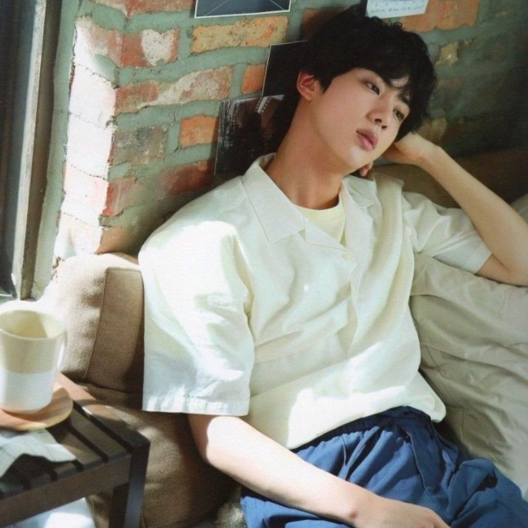 진 (방탄소년단) 최근 활동샷