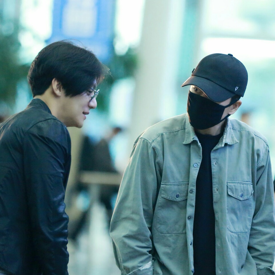 Behind-the-scenes cut of SECHSKIES