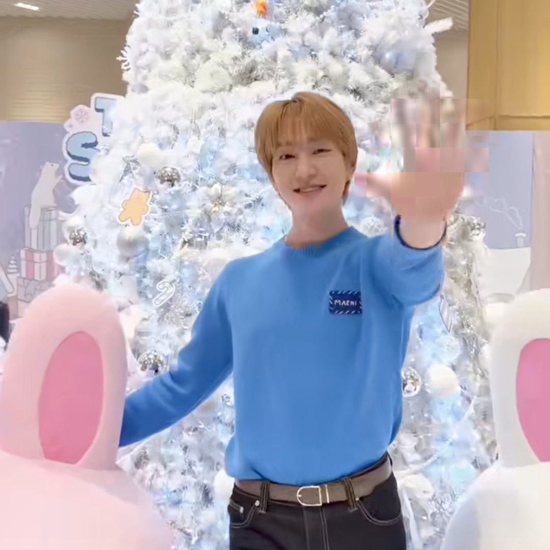 A moment captured by SHINee's fan