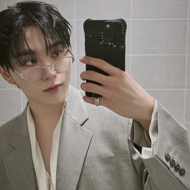 A moment captured by Seungkwan (SEVENTEEN)'s fan