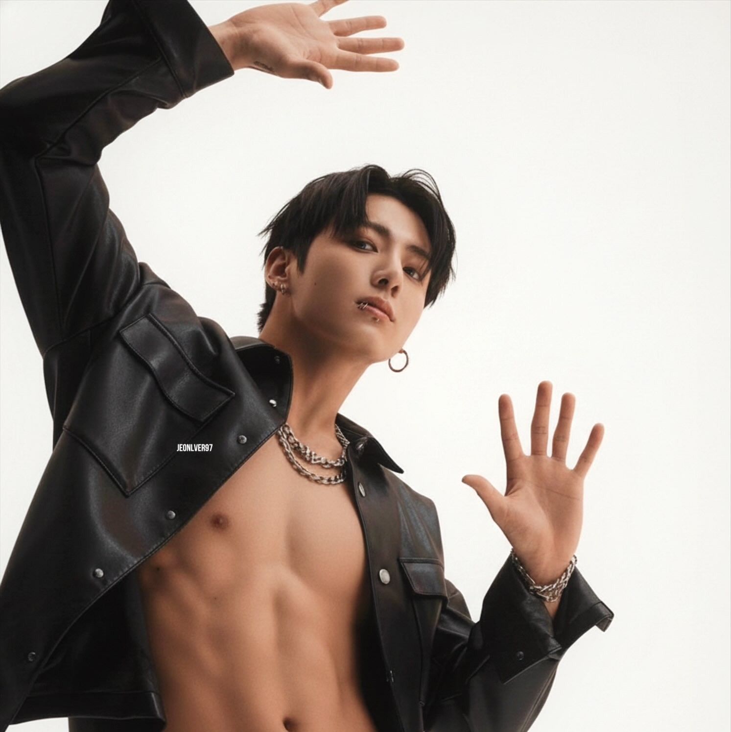 Foto aktivitas terbaru Jungkook (BTS)