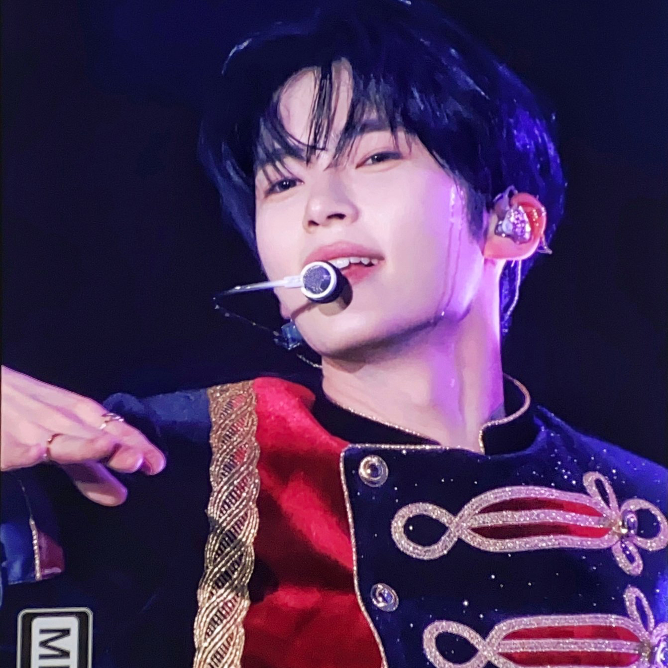 A moment captured by Sung Hanbin (ZEROBASEONE)'s fan