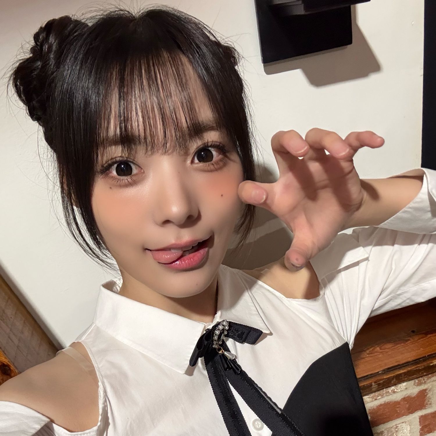 Recent activity shot of Siyeon (QWER)