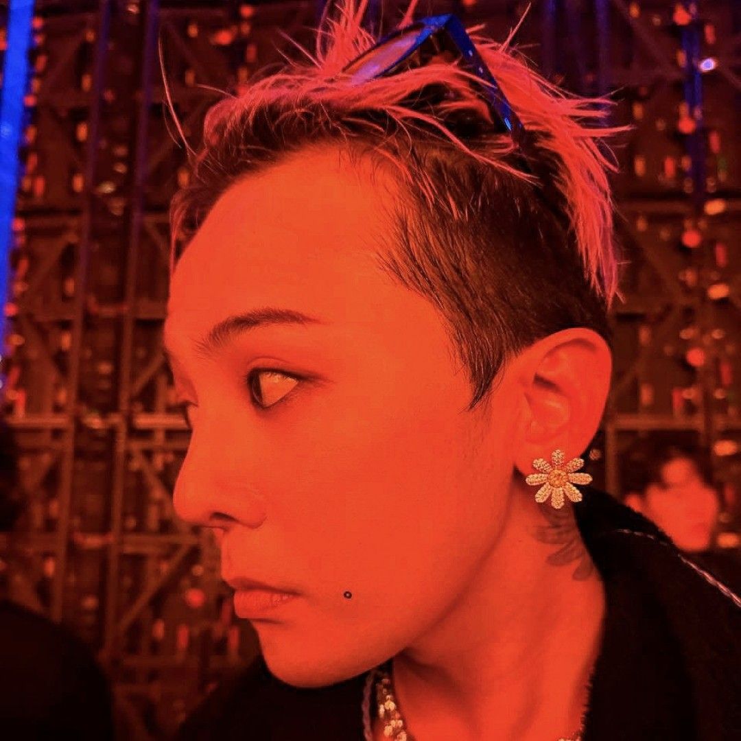 Recent activity shot of G-DRAGON (BIGBANG)