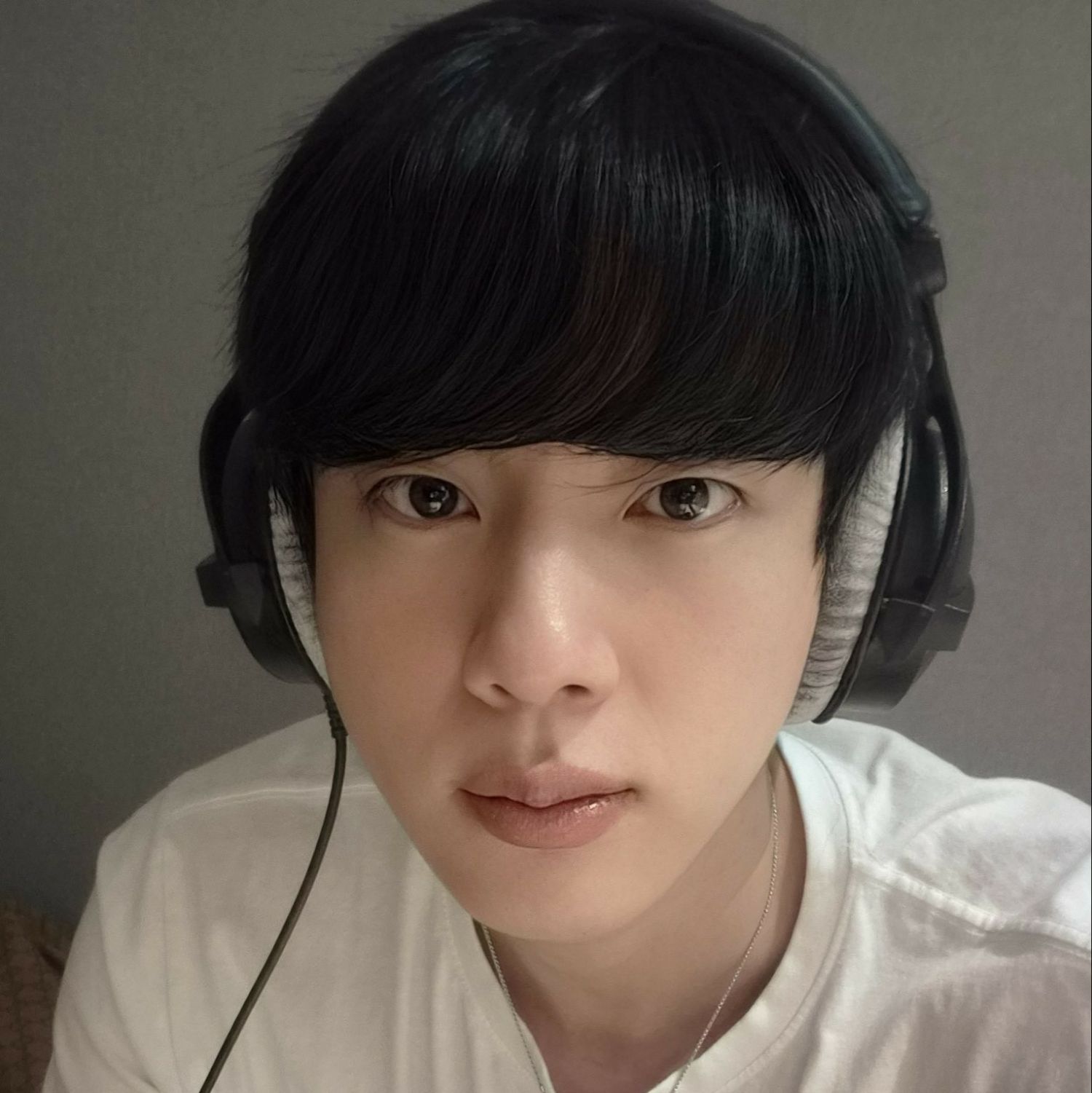 진 (방탄소년단)의 비하인드 컷