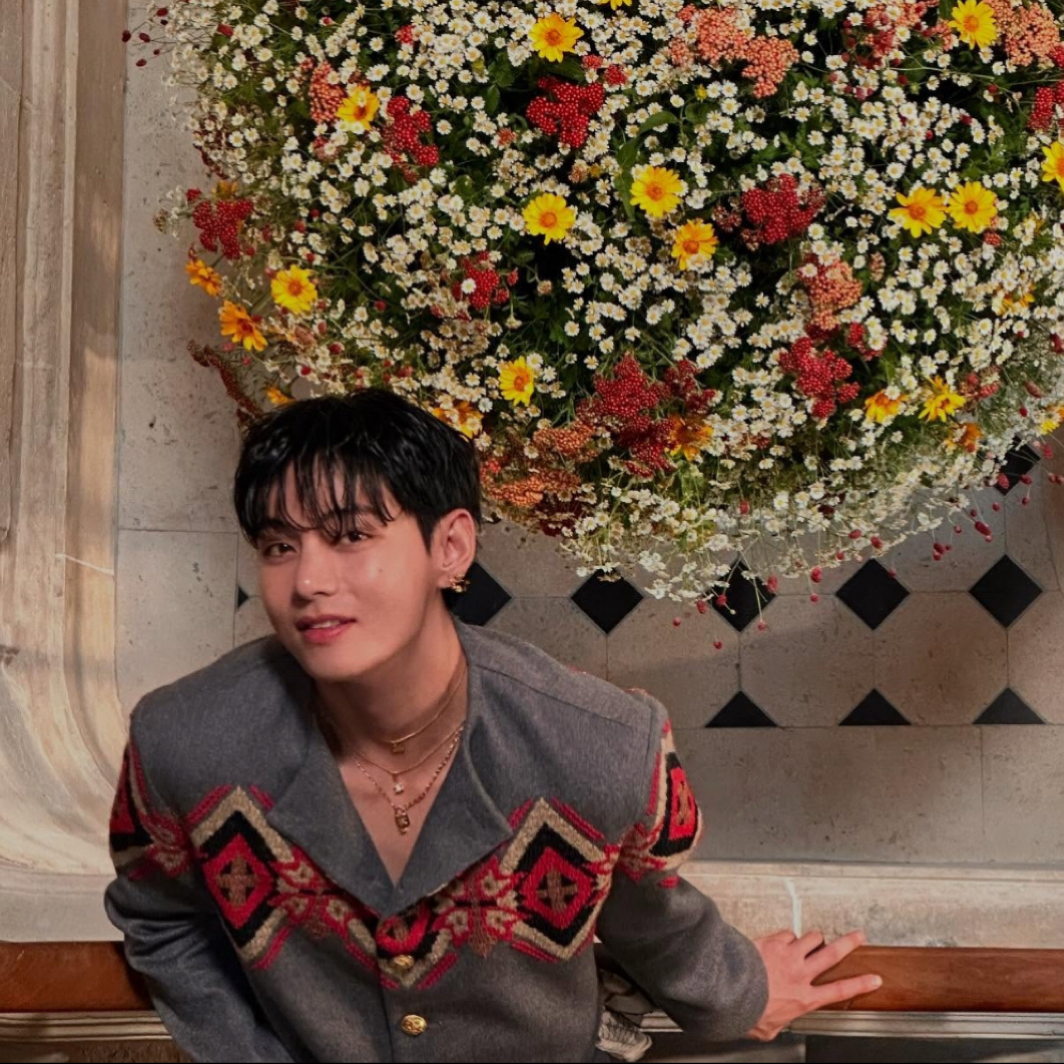Behind-the-scenes cut of V (BTS)