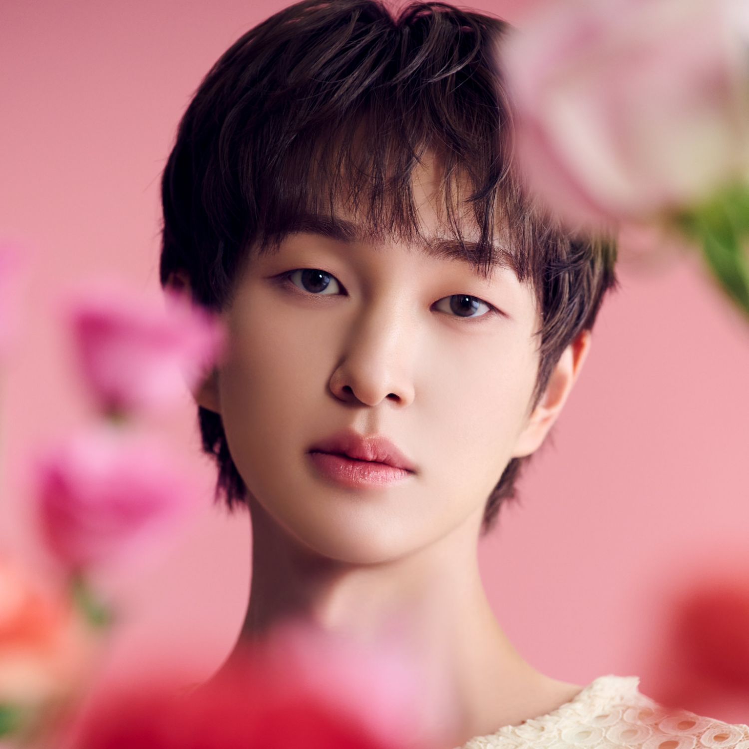 Behind-the-scenes cut of Onew (SHINee)