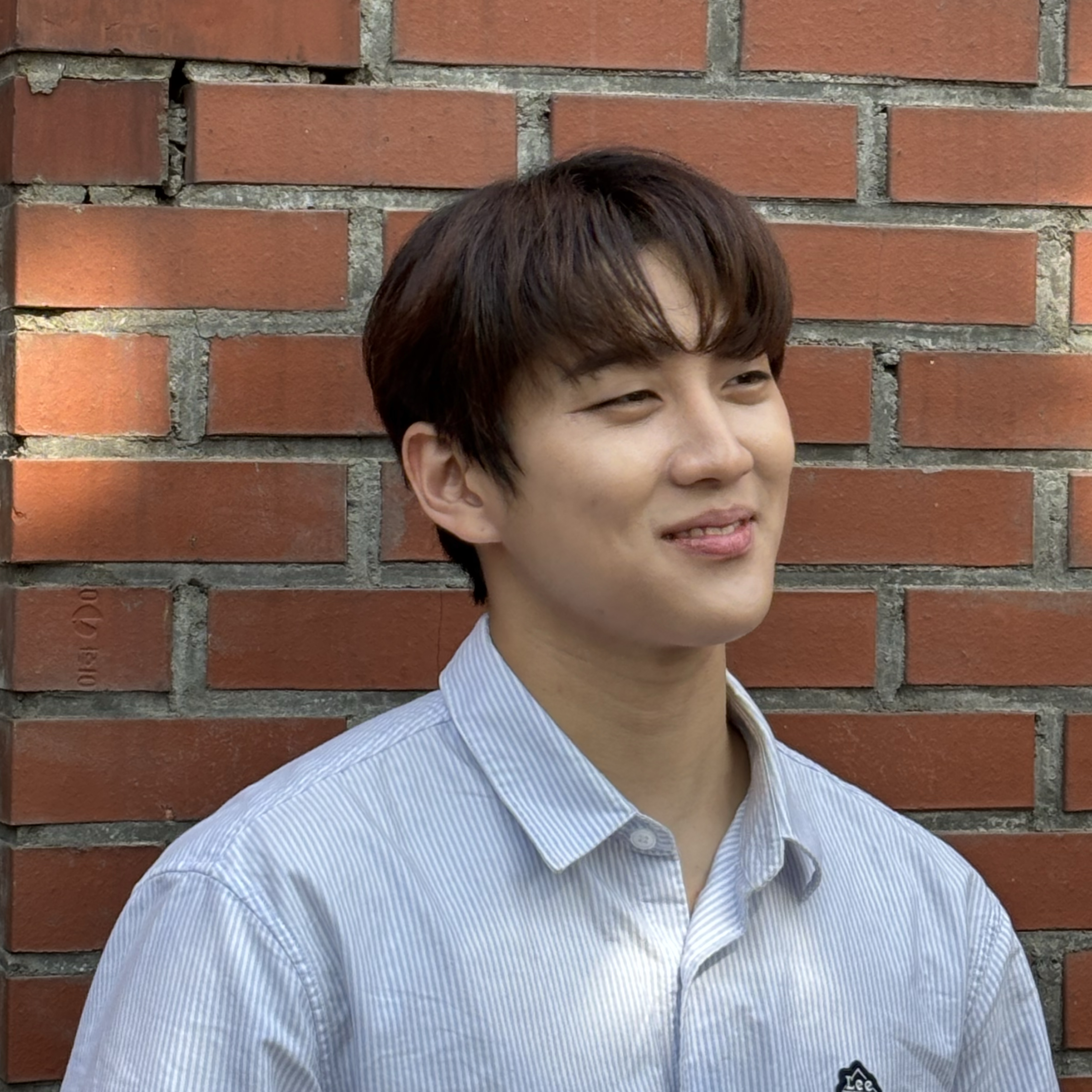Latest photo of Hong Joochan (GoldenChild)