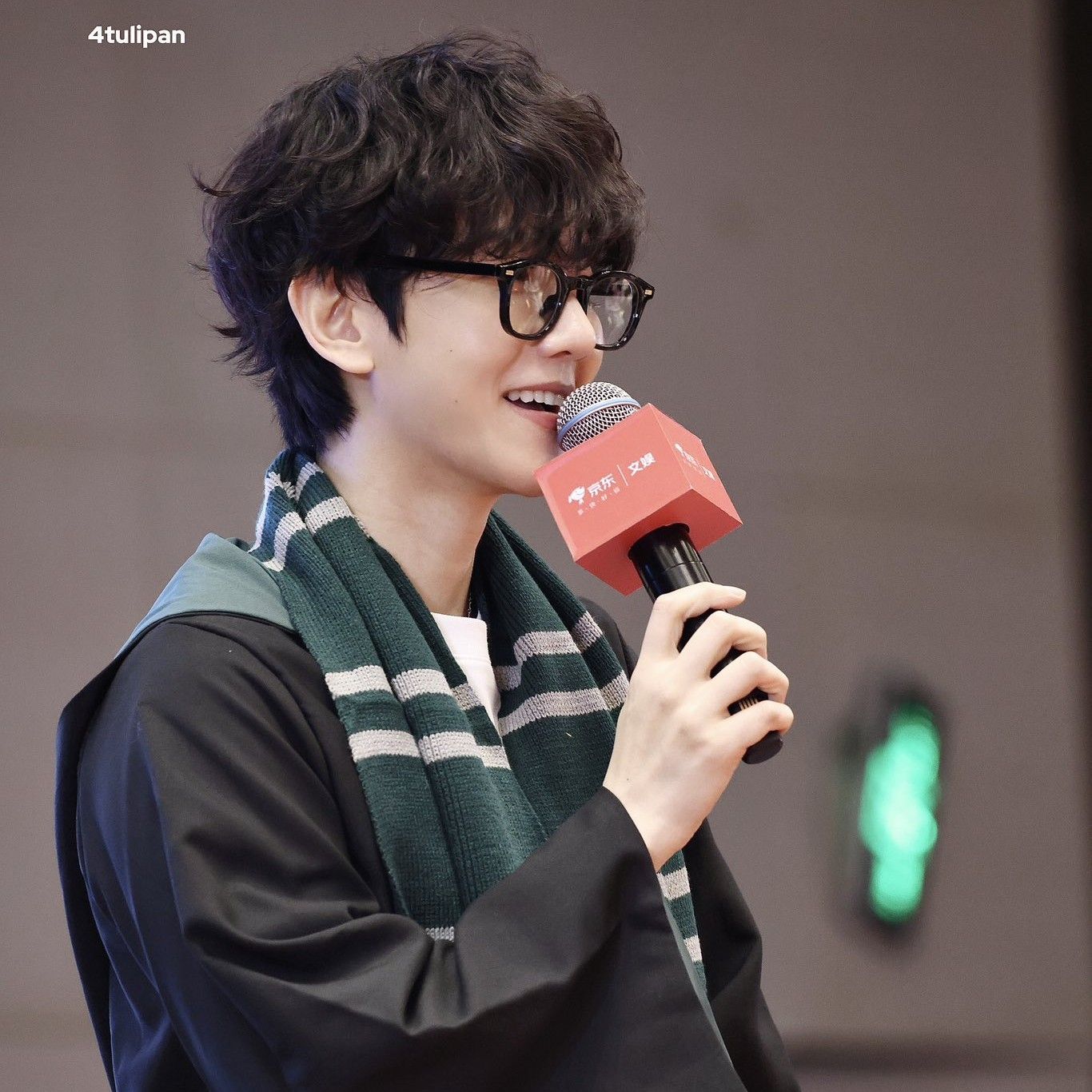 백현 (EXO)의 최신 사진