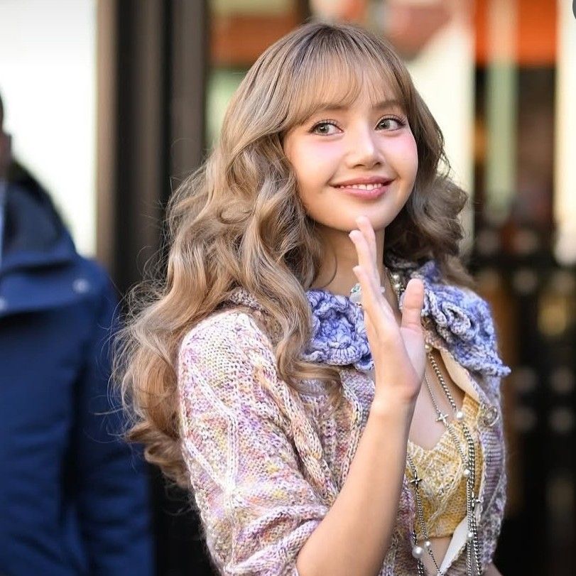Lisa (BLACKPINK)的最新照片