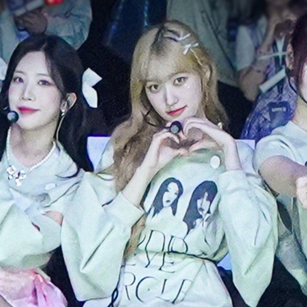 Recent activity shot of LOONA