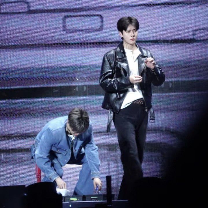 세훈 (EXO)의 비하인드 컷