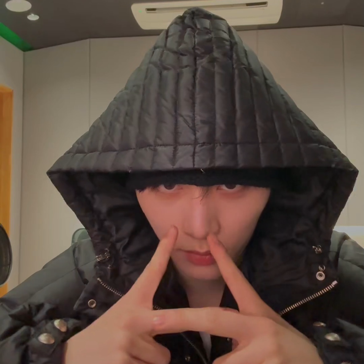 Behind-the-scenes cut of Taesan (BOYNEXTDOOR)