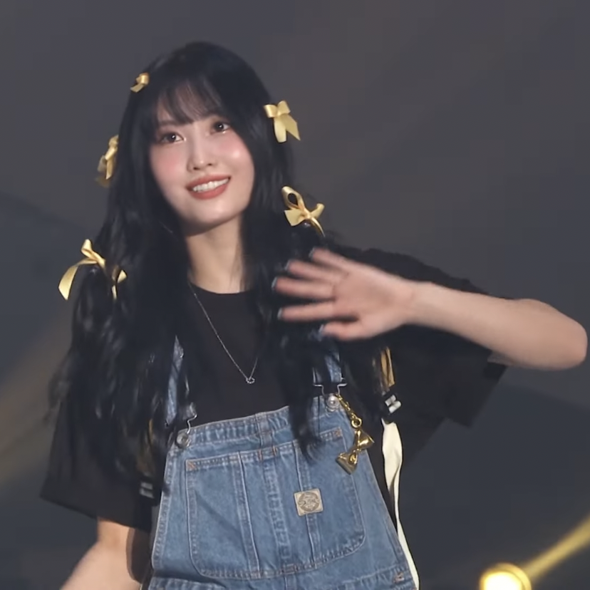 Momo (TWICE)的最新照片