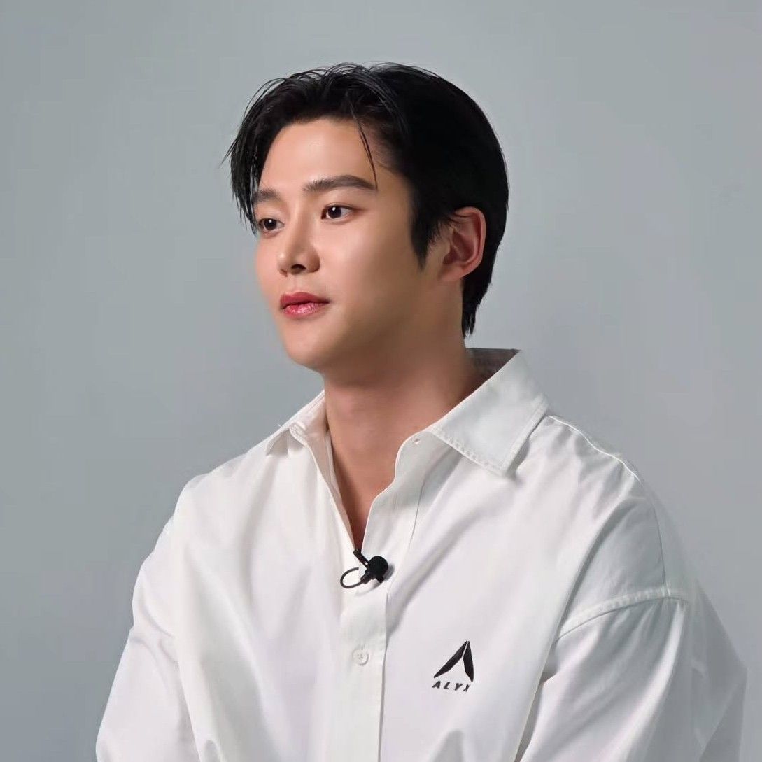 로운의 비하인드 컷